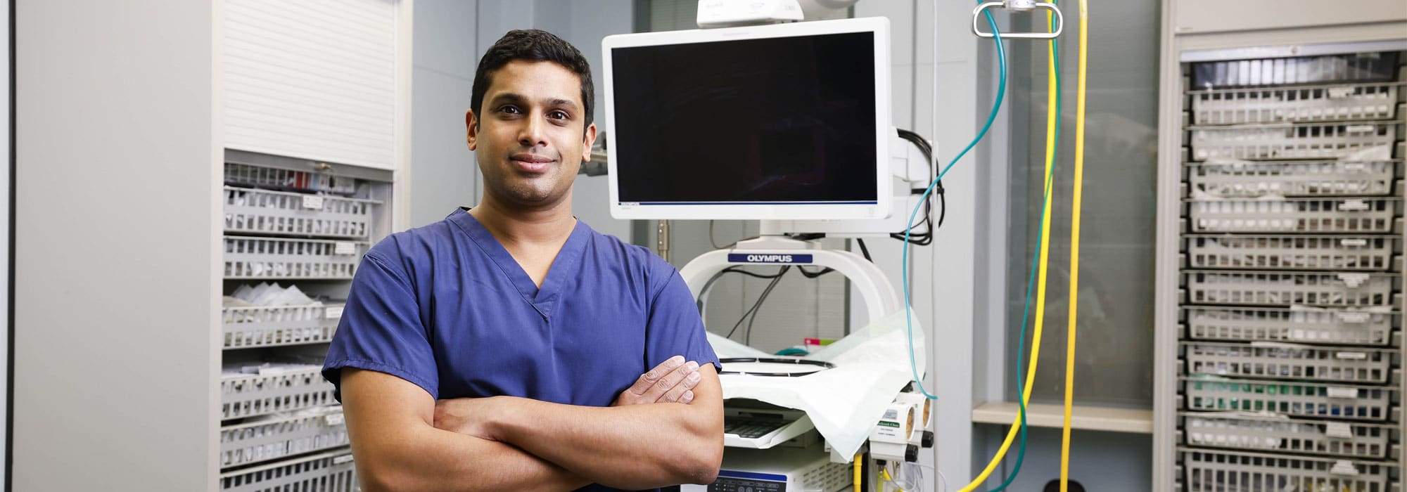 Dr. Shamindra Direkze in surgery